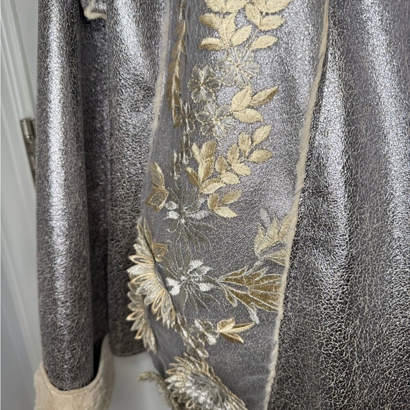 Johnny Was Biya Metallic Faux Fur Lace Floral Jacket Coat Size Small Silver Gold - Picture 4 of 7
